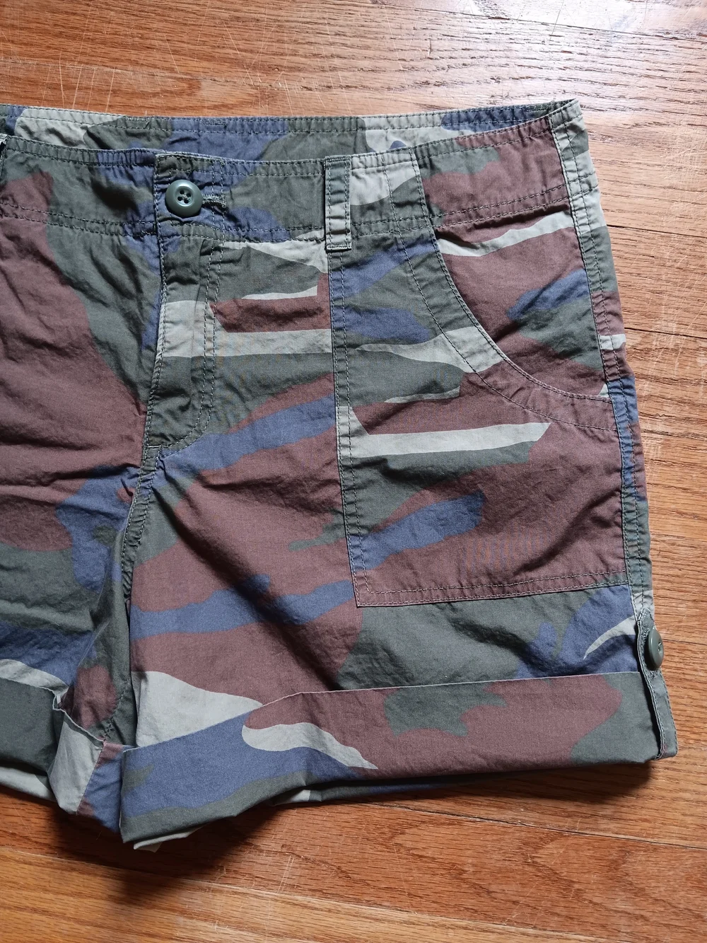 London Jean Women's Green Brown Purple Tan Camo Print Cargo Roll Up Shorts 14